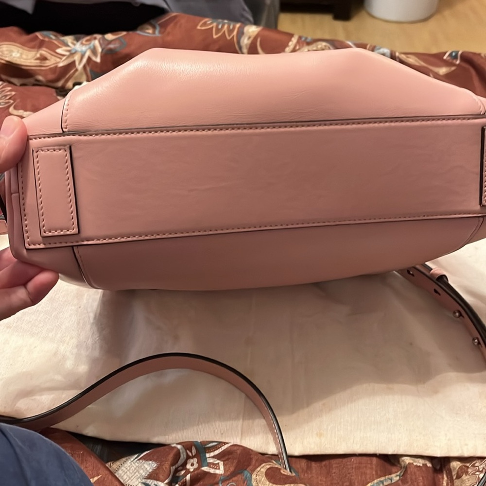 Authentic Givenchy Antigona - Picture 8 of 12